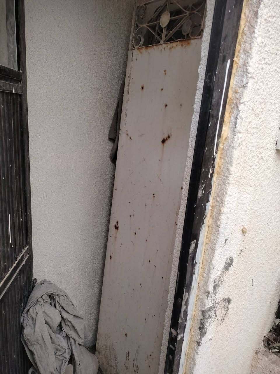 باب حديد  قديم ثقيل طولاني للببع .  عنوان بزل المدفون خلف حي الزيتون


**إذا كنت صاحب هذا الإعلان وتريد حذفه لأي سبب، رجاءا أرسل رسالة إلى الدعم الفني**