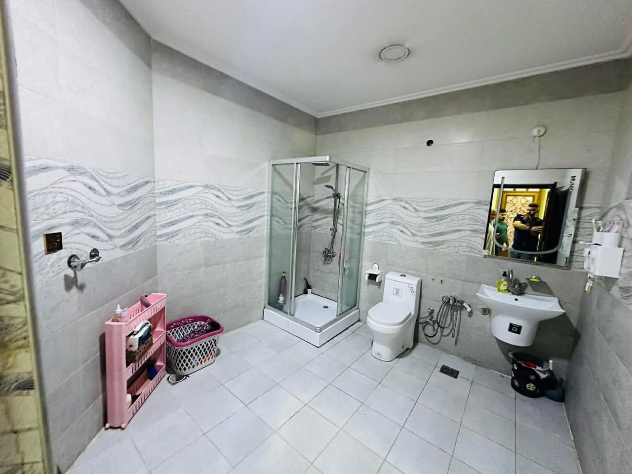 دار للايجار  جديد فول مؤثث
مساحة 200

طابقين 

 ط(1 )كراج +استقبال+مطبخ+هول + غرفتين نوم +صحيات

ط(2)استقبال+مطبخ +هول+ غرفتين نوم +صحيات+بيتونة

الموقع دوميز

للاستفسار 
  واتساب  ***********
