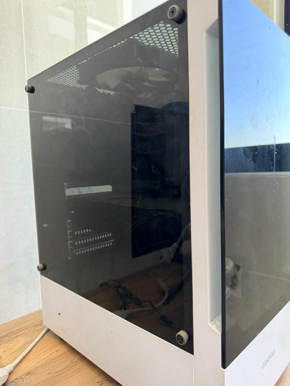 بيسي للبيع 
معالج i7 9700k
رام 16gb 
كارت rtx 2070 
ذاكره ssd2.5tb +m.2 256gb
كيس mid tower rgb 

نظيفه واستخدام قليل وسعرها مناسب 
780الف 
*********** 
مكاني حله وبغداد
