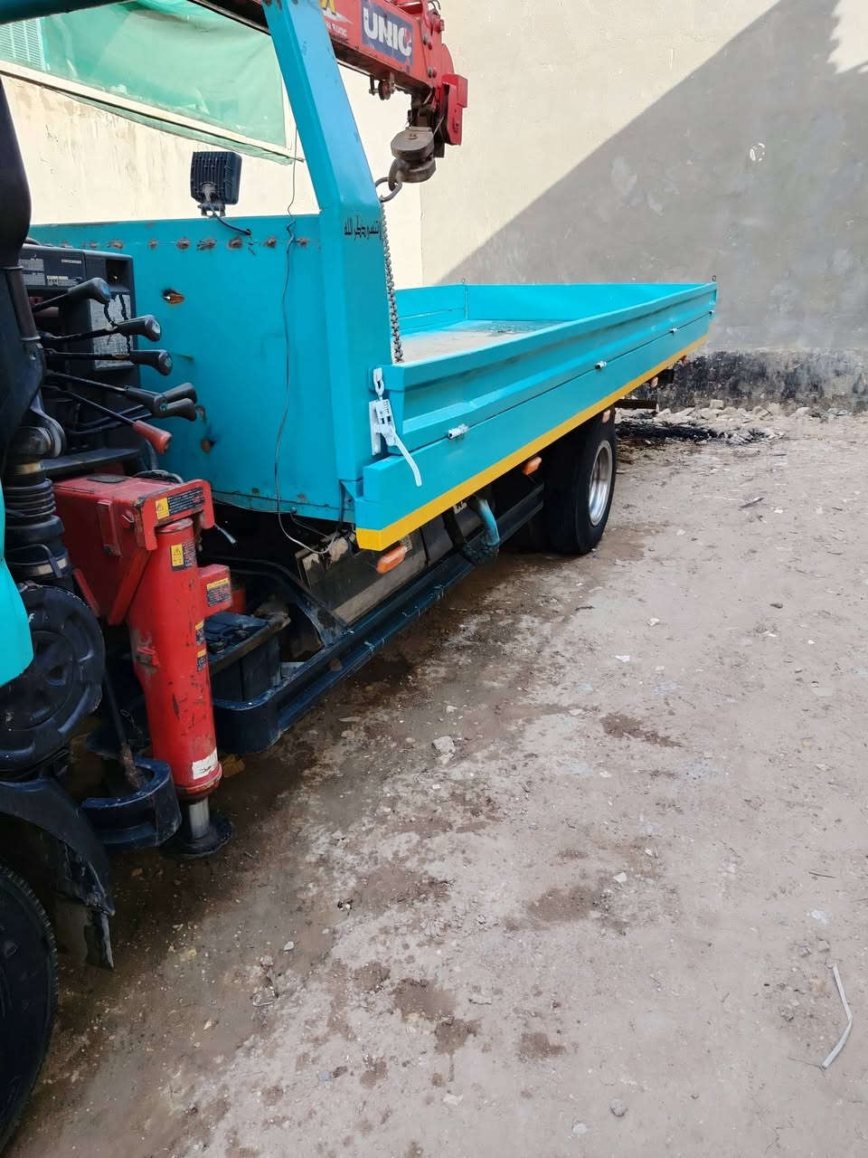 كرين للبيع داينه معليه خمس سنوات اصل 2000 كرين مخلف تلثه سليت مكفول سطحه جك واحد كهربايات شغله شاصي ومكينه وكير بشرط ***********
