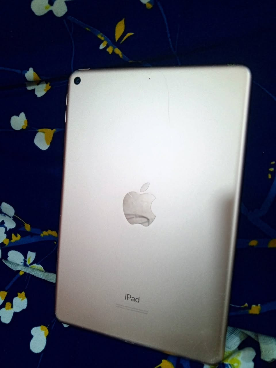 سلام عليكم
ايباد مني 5 مكفول من كلشي 
ذاكره 64🔋89 شحن فول بوبجي60فريمHDRسلاسه
ما داخل صيانه  بدون غراض  سعر 300 وبي مجال 
عنوان بغداد الزعفرانيه للاستفسار ***********
