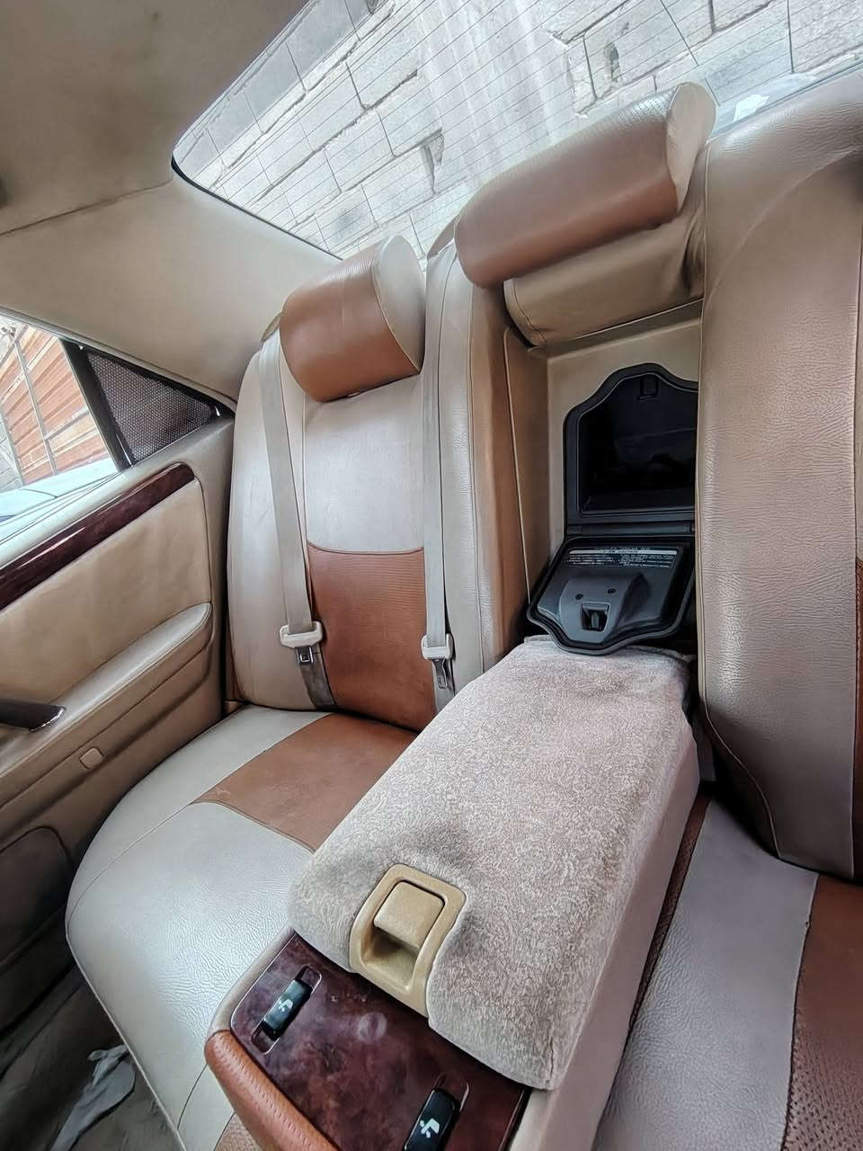 سلام عليكم ملكه للبيع فول مواصفات ماعدا فتحه اربع دكم كرستال اصل مكفوله كفاله عامه كص اونقل اوصبغ اوضربه حته من تبديل مكفوله رقم انكليزي بسمي قرار 48 سعر 135 بيه مجال رقم هاتف ***********
