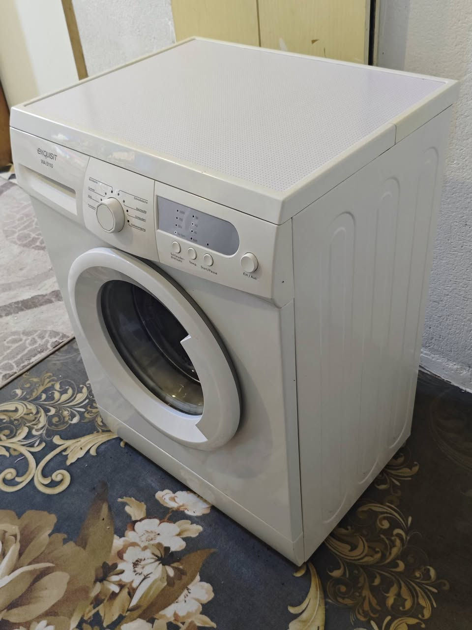 سلام عليكم اخوان عندي ثلاث غسالات اثنين صحون واحده ملابس 
ماركة بوش الالمانية والثانية سيمنس الالمانية نظافه 90 بالمية شرط الشغل وغسالة ملابس اوربي  شرط الشغل نظافة 90 بالمية 
سعر القطعة 200 الف وبيه مجال بسيط حك الجية 
للاستفسار واتساب او على المباشر على الرقم ***********
