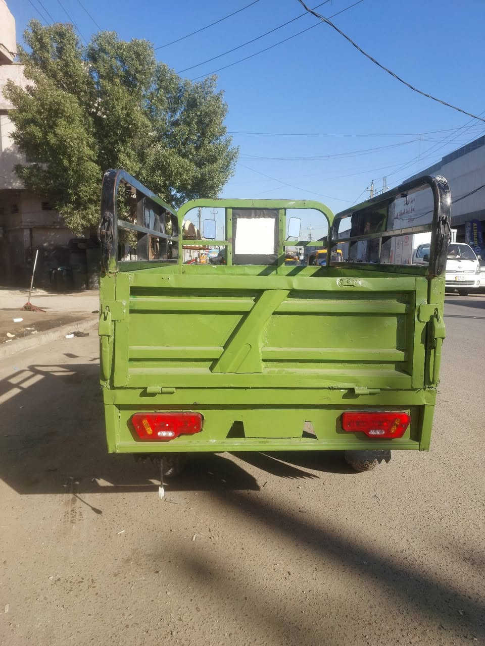 سلام عليكم البيع مابيه نقص الحجم الوصط الفين 2022 ستوته نضيفه مثل ماواضح بصور بطاريات مصطره كبار سعر 850 سكن بغداد متواجد خاص او هاذه رقمي تحياتي ***********
