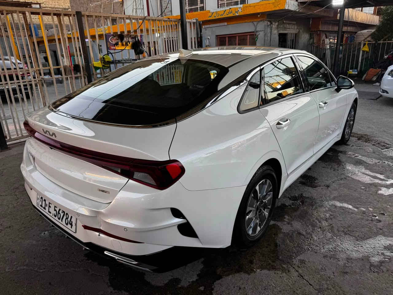 السلام عليكم من رخصة الادمن
🚘 كيا K5 HEV موديل 2023 للبيع 🚘

🔹 اللون: أبيض لؤلؤي
🔹 محرك هايبرد اقتصادي
🔹 ناقل حركة أوتوماتيك
🔹 شاشة وكاميرا خلفية
🔹 حساسات ركن  /  تحديد مسار/ قيادة ذاتيه 
🔹 تشغيل بصمة
🔹 مصابيح LED
🔹 سيارة نظيفة جداً واستعمال شخصي
📝 الملاحظات:
✅ مكانين بارد  
✅ السيارة بحالة جيدة وجاهزة للفحص.
📍 الموقع: بغداد / زيونة 
السعر : 180$ 
رقم : *********** واتساب موجود

