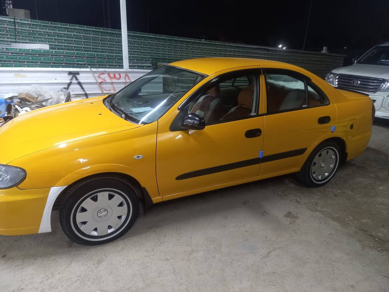 السلام عليكم
نيسان سني ٢٠١١ الشركه العامه 

بيه جاملغ خلفي وبنيد كلير فقط شرط سونار 

السياره جاهزه عل اخير 

دوشمه داخل جديد تخم تاير جديد 

مكاني بغداد التاجي 

مكلف بل نشر 

رقم صاحبها 
السعر ١٠٠ وبيها مجال
***********
