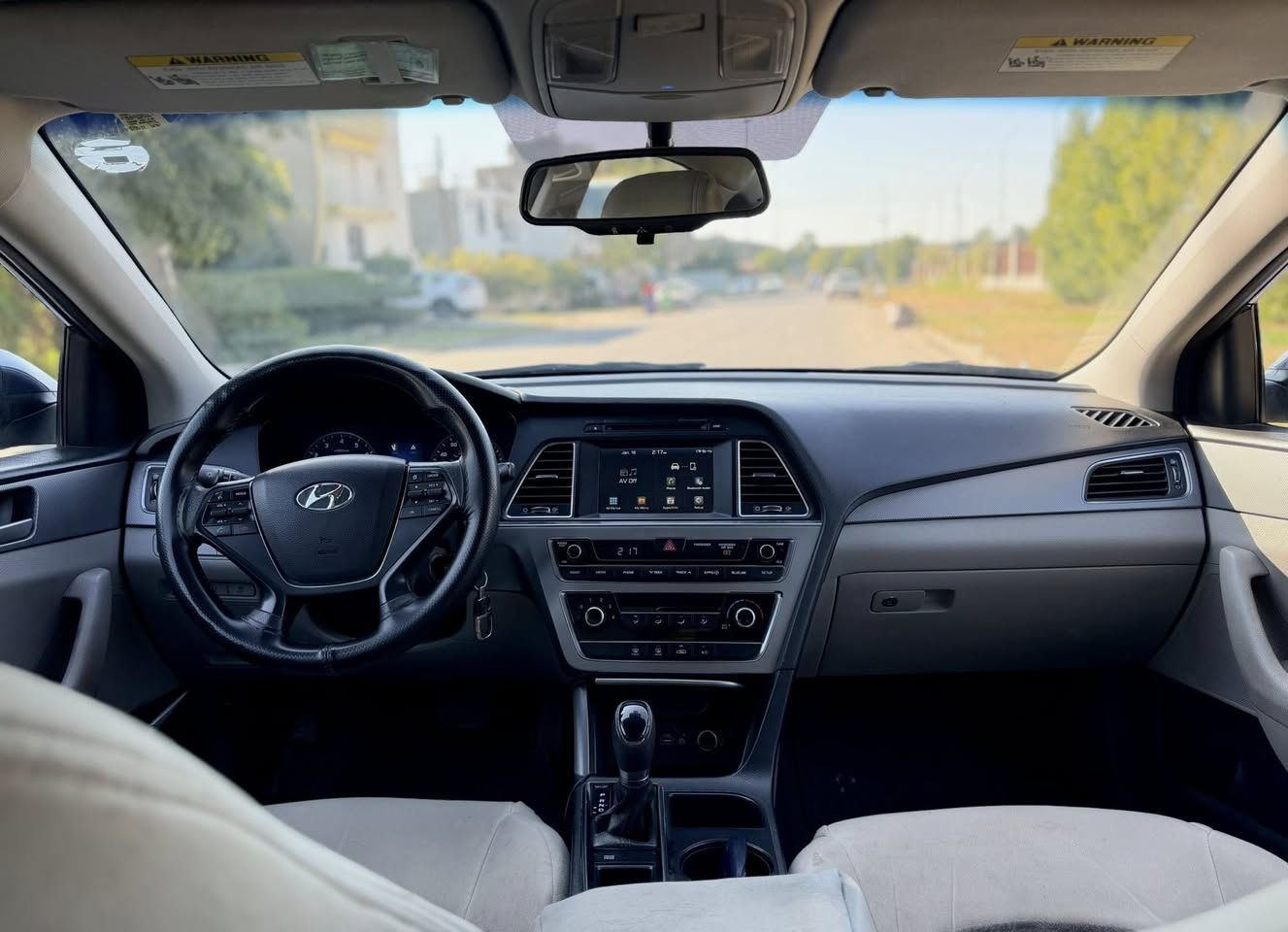 السلام عليكم
سوناتا موديل 2016 وارد امريكي
بدون ايرباك .. حادث جداً بسيط مكفولة من اي حادث
عدا حادثها الي بأمريكا مبدل جاملج بلادي والبنيد نفسه معدل وبيها طخة كلش بسيطة بالهلال الي فوك التاير الخلفي الباقي كلشي مكفول محرك ، كير ، تدفئة ، تبريد ، كهربائيات ، صدر ، كشر ، غرفه
مواصفات معروفة 
شاشة كبيرة
مدخل سي دي ،، اواكس ،، يو اس بي
شاشة اعطال واوبشنات 
تحكم ستيرن
تنبيه دوران ستيرن
مثبت سرعة
حساسات خلفية 
حساسات اطارات 
حساس فتح بيبان وبنيد وجنطة بالشاشة 
رقمها اربيل السيارة بأسمي تاخذها ثاني يوم نروح نحول
السيارة ماشية 106 الف ميل
سعر السيارة 140 ورقة وبيها مجال
مكان السيارة بغداد ، حي الجامعة
رقم اتصال ، واتساب *********** ، ***********
