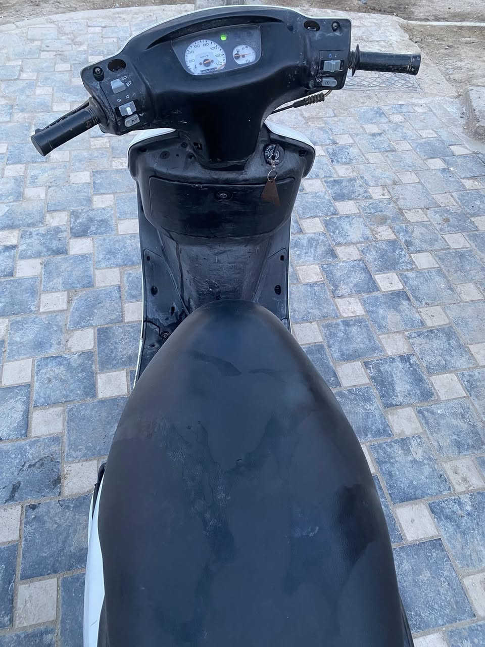 السلام عليكم
دراجه فراشه للبيع مفتوحه كهربائيات كله شغاله 

السعر ٢٢٥

ديوانيه جمهوري 

***********
