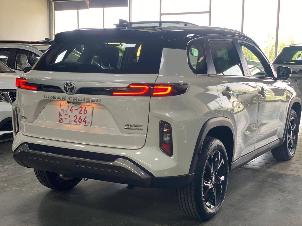 🚗🔥 حلال مشاكل البنزين وأزمات الوقود! 🔥🚗
إذا تدور على سيارة اقتصادية بشكل حقيقي، فول مواصفات، وسعرها منافس، فـ Toyota Urban Cruiser 2026 Hybrid هي الاختيار الصح.

✅ صرفية وقود ممتازة بفضل نظام الهايبرد
✅ قيادة مريحة داخل المدينة والسفر
✅ فول مواصفات وتجهيزات عصرية
✅ اعتمادية وجودة تويوتا المعروفة
✅ ضمان ياباني حقيقي 3 سنوات
✅ سنة تأمين مجانية
✅ سيارة تجمع بين الاقتصاد، الراحة، والأمان

لا تضيع فلوسك على محطات الوقود أكثر من اللازم… خلي الهايبرد يشتغل لصالحك! 🚀⛽

📍 نوبكار أوتو
📍 أربيل – تقاطع شارع مخمور

#UrbanCruiser2026 #Toyota #Hybrid #نوبكار_اوتو #اربيل #سيارات_هايبرد #اقتصادية #تويوتا_اوربان_كروزر

يعتمد نظام الهايبرد في أوربان كروزر على دعم المحرك لتقليل استهلاك الوقود خصوصًا داخل الزحامات وحركة المدينة. كما تتوفر تغطية ضمان تصل إلى 3 سنوات أو 100 ألف كم بحسب شروط الوكيل.

للاستفسار الاتصال و التواصل مع الارقام التالية 

***********
***********
***********


**إذا كنت صاحب هذا الإعلان وتريد حذفه لأي سبب، رجاءا أرسل رسالة إلى الدعم الفني**