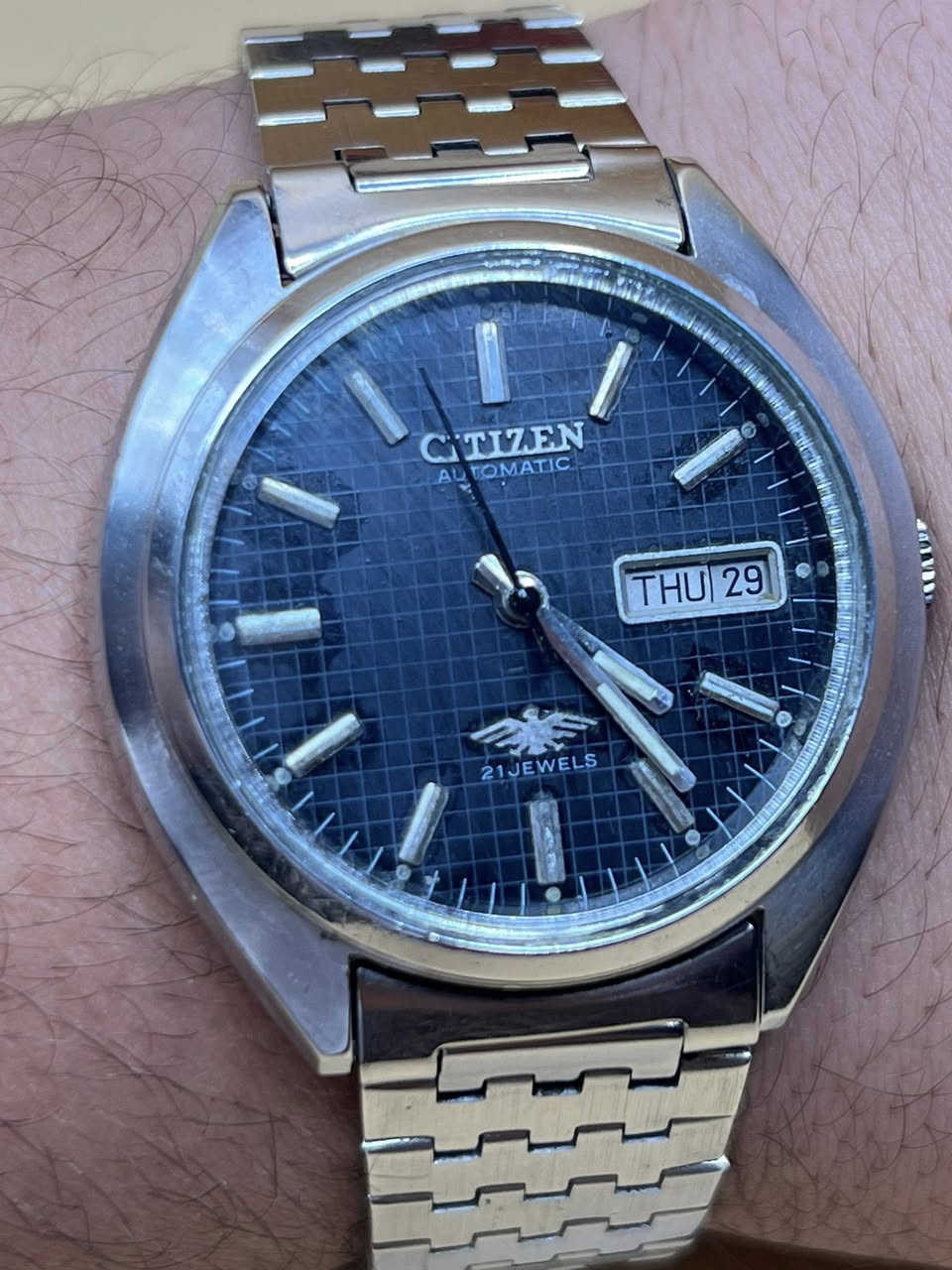 ستزن اوتوماتيك 21 حجر انتاج الثمانينات شهري و اسبوعي  مينا مميزة مربعات سير و بك اصلي دكمة معلمة ستزن قطر 37 ملم

للاستفسار خاص
واتساب ***********
