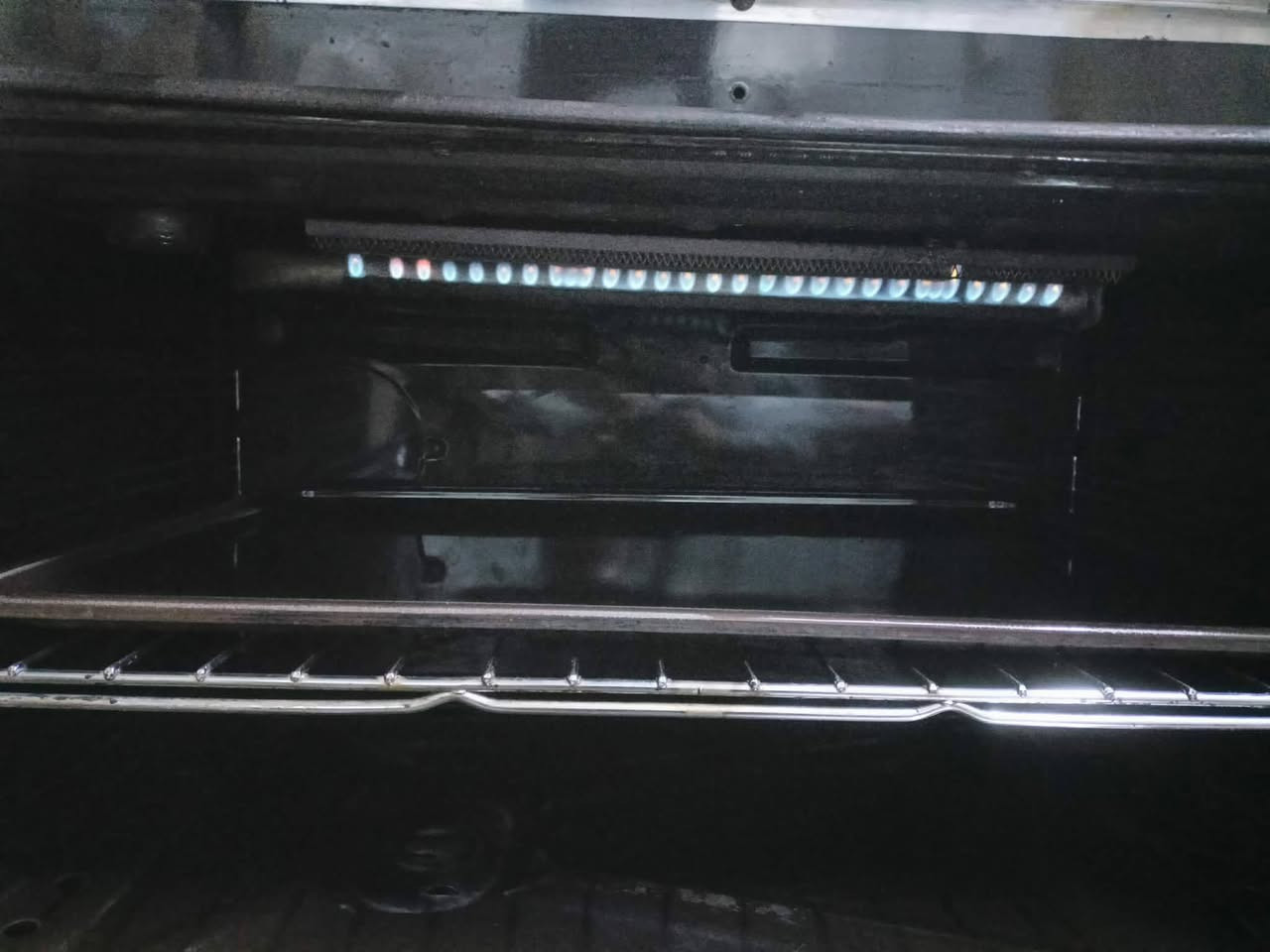 طباخ كريازي مصري نظيف جدا جدا .
شغال كامل عيون وفرن 
السعر 250 وبي مجال


**إذا كنت صاحب هذا الإعلان وتريد حذفه لأي سبب، رجاءا أرسل رسالة إلى الدعم الفني**