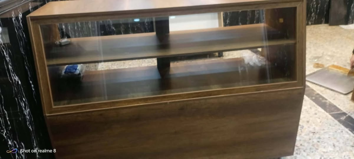 السلام عليكم عندي باترينات عرض مترين ارتفاع متر ونص خشب صاج درجه أولئ بل اضافه الئ رفوف خشب صاج درجه أولئ عدد 4 عرض متر ارتفاع مترين وربع مكاني ابو غريب ابو منيصير *********** واتساب
