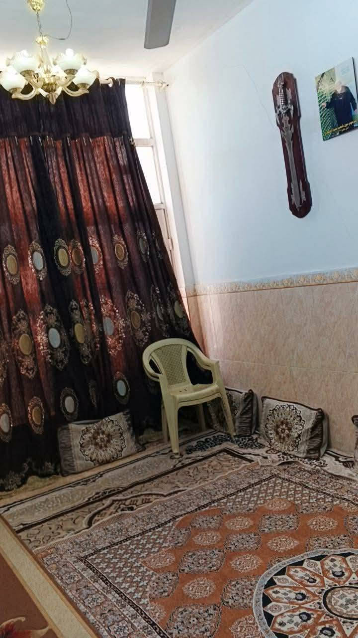 بيت البيع 
المساحه 100متر 
الوجه 5 النزال 20
يحتوي الطابق الأول غرفة واستقبال كليدور ومطبخ الصيحات دخليه وخارجيه 

الطابق الثاني غرفين كليدور مجمع صحيات 

البيت كامل اينقص ما بي بناء 2015 

عروض الشارع 15متره 

العنوان حي الوفاء مقابيل جامع أبو تفضل عباس تدخل بالفرع

الرقم *********** ام سجاد
