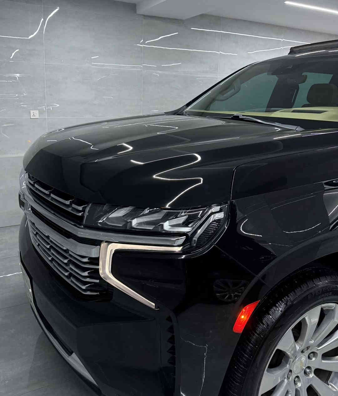 CHEVROLET TAHOE PREMIER
 ماشااله سياره جديده.
موديل 2021 🦅
فوول مواصفات 
شيفروليت تاهو بريمير وكالة خليجي شركه منصور
سعر ٤٨٠ $
‎الموديل : 2021 ( خليجي )
‎اللون : اسود 
ماشييه  ١٢٠ الف حقيقي نضافه سياره ١٠٠/١٠٠ 
محرك و گير شرط مامفتوح
سياره مكفول بدون صبغ بدون بارد بدون شخط بدون تبديل بدون كلشي 
كل غراض بلادي موجود
‎اربع كامرات
‎حجم المحرك : 5300 Cc
‎عدد الاسطوانات : 8 اسطوانات ( 8 سلندر )
‎المواصفات : 
‎* سقف بانوراما 
‎* المقاعد كهربائية تدفئة و تبريد
‎* مقصوره الركاب من الجلد الفاخر + خشب ملكي 
‎* شاحن وايرلس لاسلكي
‎* نظام الرؤيه : 5 كامرات رؤيه شامله ( BIRD VIEW )
‎* نظام التعليق مستقل
‎* كشنات ميموري خزن
‎* نظام الصوت BOSE سماعات عدد 10
‎* دوسات كهرباء + اناره LED
‎* نظام سحب مقطوره تحكم كامل + كامرة لرؤية المطوره
‎* داتا شو
‎* تشغيل بعد 
‎* 5 بصمات 
‎* تحديد مسار 
‎* لد امامي 
‎*مري شفط 
‎* 4 كامرات 360 درجه 
‎* رادار 
‎* جنطه ذكيه بلقدم تنفتح وتنسد 
‎* ويل كروم 22 حجم وعليها تخم تاير 
‎* شاشات خلفيه 
‎* جميع الكشنات كهرباء
‎* كشنات تدفئه تبريد 
‎* دوسات شفط 
‎* شاحن واير ليس
‎* ثلاجه 
‎* جميع المقاعد يوجد مخارج يوبي اس 
‎مكان :السليمانية
جديده  ماشالله
‎ للاستفسار
***********
