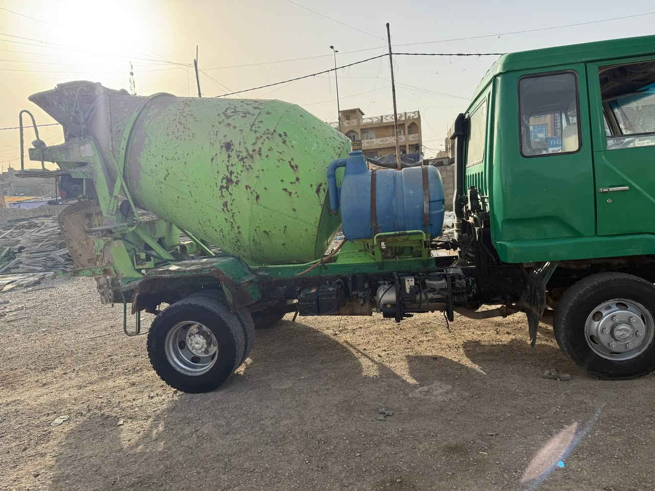 السلام عليكم فوسه خباطه موديل ٩٢ محرك ١٦ عادي رقم بغداد انكليزي اب اسمي تحويل مباشر للستفسار***********
