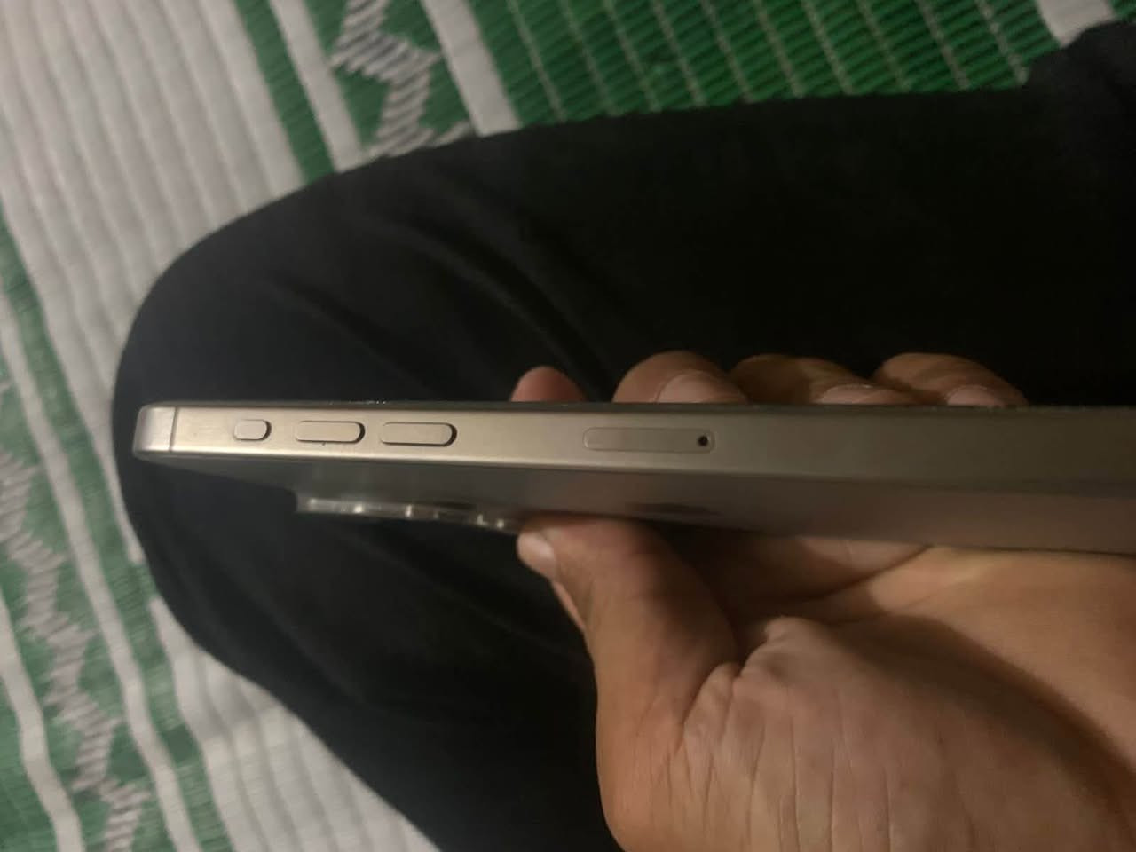 السلام عليكم  15 برو ماكس جهاز ماستر مكفول واتر بروف ذاكرة 256 بطارية %87 مراوس فقط ب11 أو 12 + ينطي فرق مكاني بغداد نهايت حي اور***********

