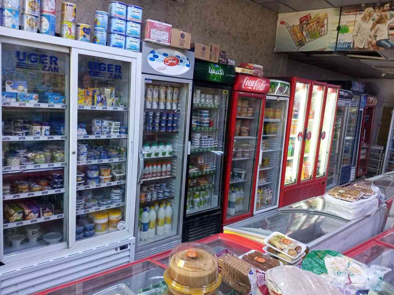 السلام عليكم ورحمة الله وبركاته
أسواق للبيع يحتوي على برادات عدد 17 عامودي 7شركه 
10 للمحل وبرادات عدد 10طرحي 3شركه 7محل
سفينه وسطيه على طول المحل ورفوف جداريه ايظا على طول المحل ويحتوي على مخزن ومبرده العالميه كبيره جاهزه مع الدكت موقع المحل حي الجهاد الملحانيه فرب مسبح الرافدين. ومقابيل قاعه الكرار. أي استفسار على الرقم *********** يوجد وات ساب. اسف خاص غير متواجد
