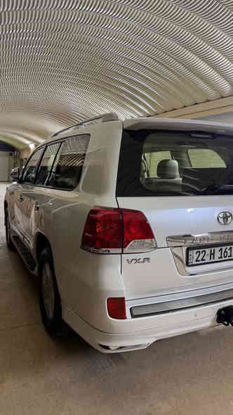 السلام عليكم للبيع لاندكروز 2013 VXR رقم أربيل ماشي 162 الف حقيقي مكينة 5700 … 8 سلندر فول مواصفات 

سيارة مكفولة كفالة عامة من الصبغ و الفتح و التبديل عدا بارد مكانين  سيارة مكفولة حتى دعاميات كفالة سيارة بيها سونار فحص راسلني ادزلكياه

 مواصفات السيارة بصمة فتحة كشنات جلد و كهرباء و كشن الصدر كهرباء و كشن سايق خزن ميموري و استيرن كهرباء و جكات و الصندوق خلفي كهرباء و سماعات JBL مري شفط و مري قلاب و تشغيل عن بعد و 5 كامرات و رادار امامي وباقي المواصفات المعروفة سيارة فول مواصفات 
السعر 410

مكان السيارة ميسان العماره 
رقم الهاتف***********
