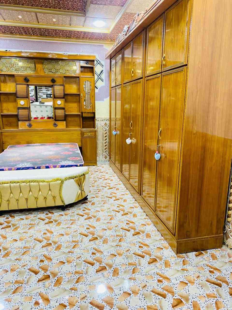 غرفة نوم خشب عراقي صاج داخل خارج نضيفه ١٠٠/١٠٠مستخدم شي قليل السعر مليون و ١٠٠ وبي مجال
العنوان الرمانه ***********
