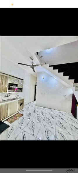 (🧿بيت للبيع طابو صرف🧿)
✅مساحة 100 متر 
✅مكانه نجف مجمع بيتي مقابيل مجمع لميرات 
———————————————
جميع لخدمات متوفرء 
✅ماي كهرباء مدارس 
———————————————
(( سعر68 وبي مجال))
يتكون لبيت من غرفه 😴 
وصاله وستقبال ومطبخ وصحيات عدد ثنين ومكشوفه 
استفسار اكثر نتصال او اتساب 
***********
