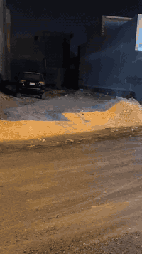 السلام عليكم قطعه للبيع في حي الرضا 200متر على شارع 20متر طابو صرف ماء  مجاري كهرباء  للاستفسار على هذا الرقم ***********
