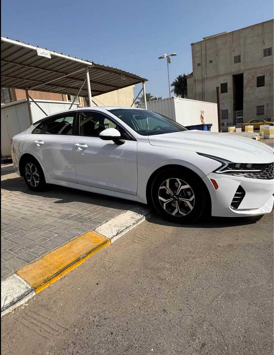 السلام عليكم من رخصت الادمن 
كي فايف موديل ٢١ رقم بصرة معوقين المعوق ولد زغير شاب حاضر للوكالة  محرك ١٦٠ تيربو حادثه شي بسيط موضح بالصورة عليه ويل كب خليجي ولايت زنون خليجي جاهزه ما ناقصها شي المكان البصرة المعقل السعر ١٦٠ وبيه مجال شي قليل للاستفسار *********** واذا اكو مراوس بسوناتا موديل ٢٢ او ٢٣  ولي يرفع المنشور اكون ممنون تحياتي البصرة, العراق
