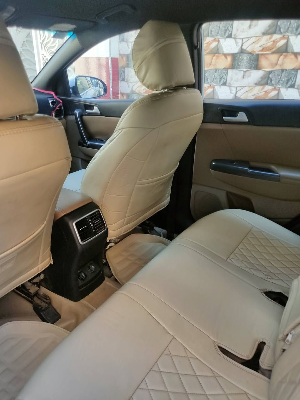 سبورتج موديل 18خليجي مكينه دوش 2000 مكينه كير مكفوله السيارة خاليه من الصبغ والتبديل والبارد سونر موجود بالنشر بصمه كراسي كهرباء هند بريك دكمه تبريد بيانو بيه كم رصعه حسب السونر السعر 182 مكان السياره بغداد الاتصال على الرقم ***********
