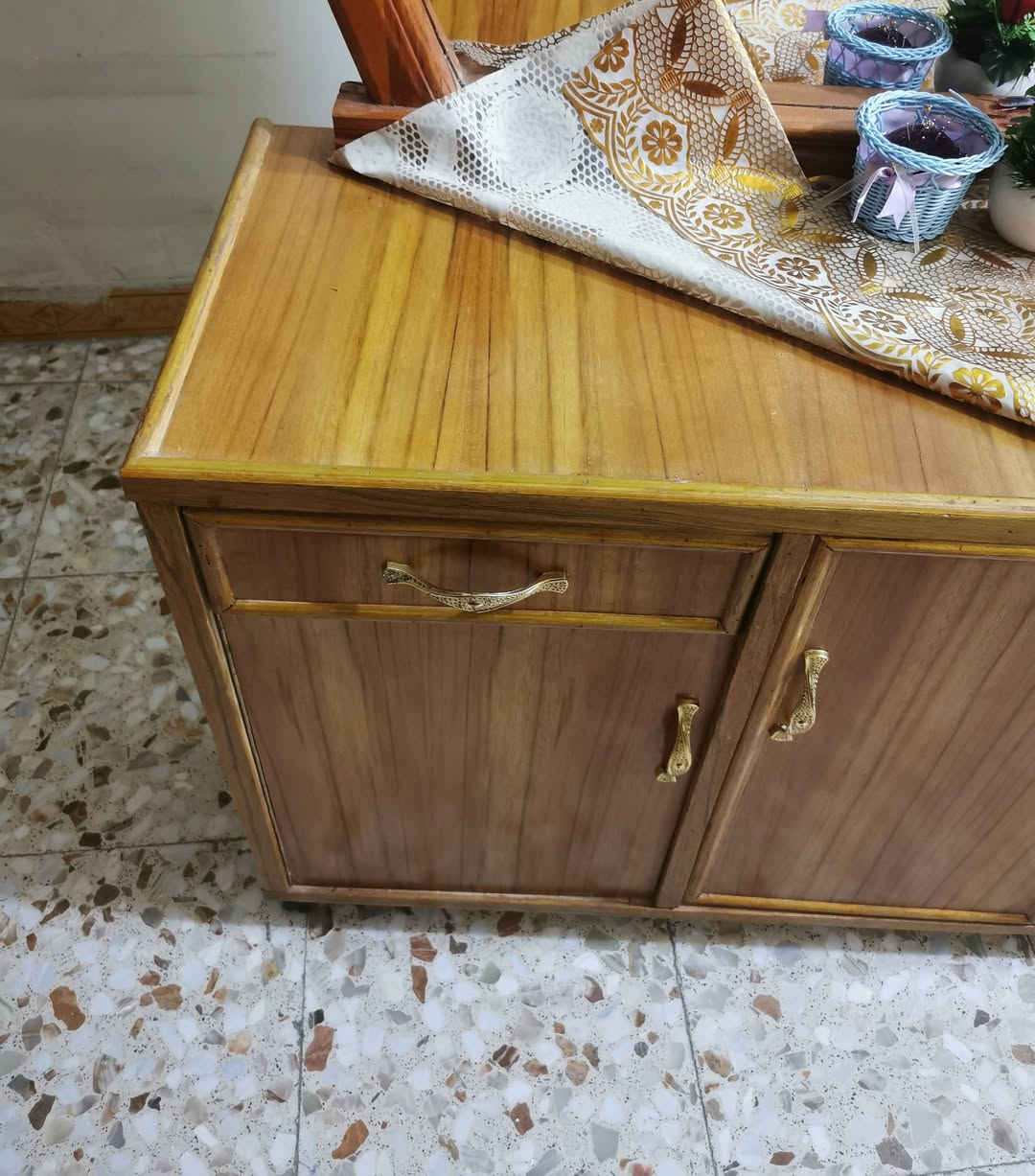 ميز تواليت جديد للبيع سعره 90 وبي مجال بسيط مكاني البياع


**إذا كنت صاحب هذا الإعلان وتريد حذفه لأي سبب، رجاءا أرسل رسالة إلى الدعم الفني**