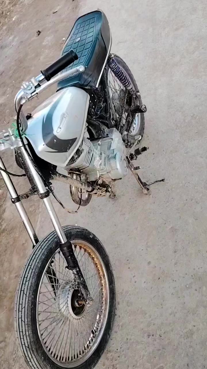 سلام عليكم دراجه للبيع*********** سعر 200
