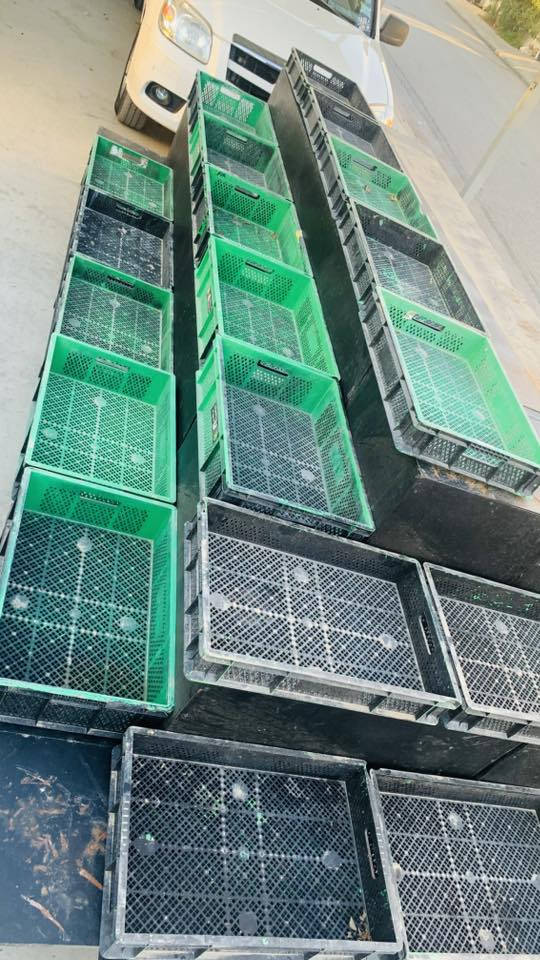 ستاند سه و زه و ميوه چوار پارچه هه موو ئاسن شتيكى زؤر باشه سى به شه  هيج جيگاى نه شكاوه به ئاسن زؤر باش دروست كراوه سحرى گونجاوه ز.م ***********
