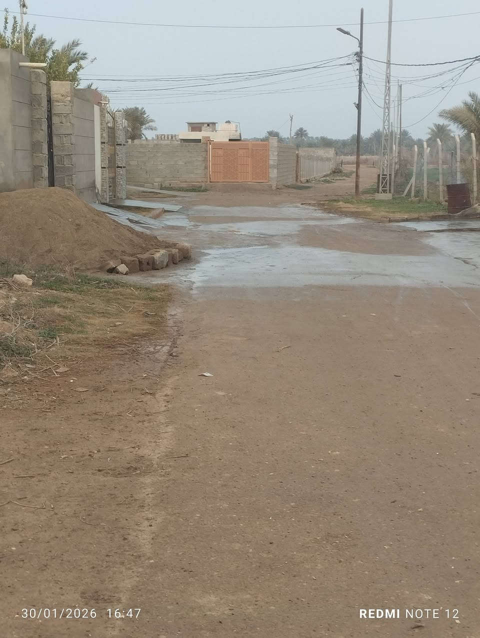 سلام عليكم
قطعة ارض للبيع المكان شاقراق فرع الجامع المساحه 220 متر
طابو زراعي كهرباء واصله للاتصال ***********
ومن الله التوفيق
