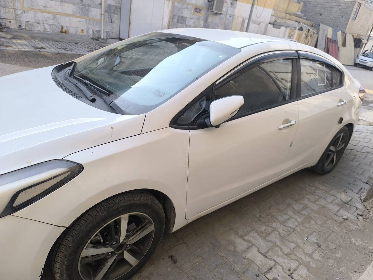 يالله يالله 
سيراتو 2018
مواصفات معروفة الصبغ فقط الموضح بالصور الباقي كفالة كير محرك هم كفالة 
رقم إنكليزي دولي جديد 
سنوية 2027
سيارة حلوة وخير من الله السعر 134

بي مجال قليل 
مكان السيارة نجف 
للاستفسار اكثر ***********
