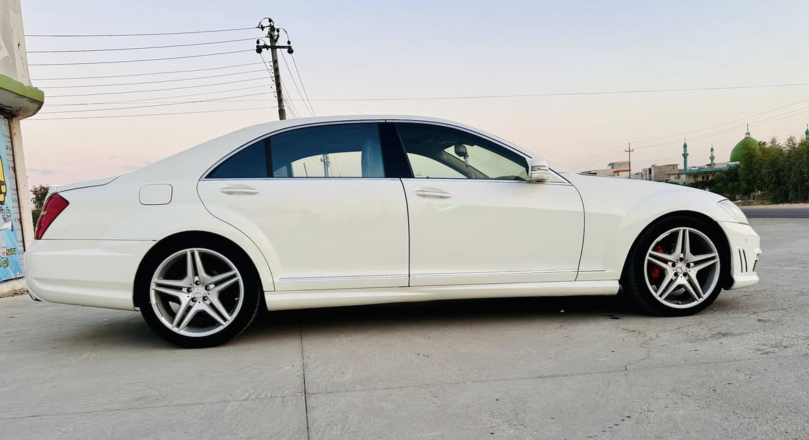 مارسيدس موديل ٢٠٠٩ 
كامل گوراوة بة ٢٠١٣
S63 V8
AMG
گيچ٣٢٠ 
گيرومةكينة بةشةرت
كارةباي سيستةمي هةوا چوپةكةني زةماني شةش مانگ بةشةرت
كامل سيرڤز كراوة پيشو دواي جركةي تيا نية
فول فول بةس پانوراما نية 
ماشةلا مواسةفاتي ئةوةنة زورة باس ناكريت
كودي اسايشي بو كراوة بةناوي خومةوة 
شوين  جةمچةمال
ژم ***********  
***********
سعر ٩٥ گةلا
