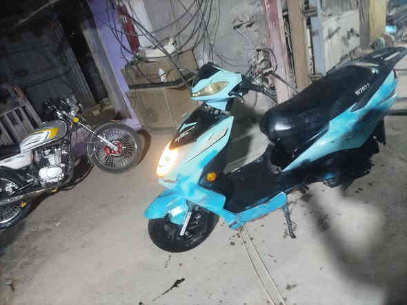 سلام عليكم دراجه سكنس البيع دشبول شغال ولايت امامي يشتغل  دراجه حلوه مكينه ناعمه وشلعه حلوه نكره سلف مديل 23 سعره 200وبيه مجال 
رقمي ***********
مكاني حله شارع 80
لحد يراسل خاص تريده تعال اخذه
