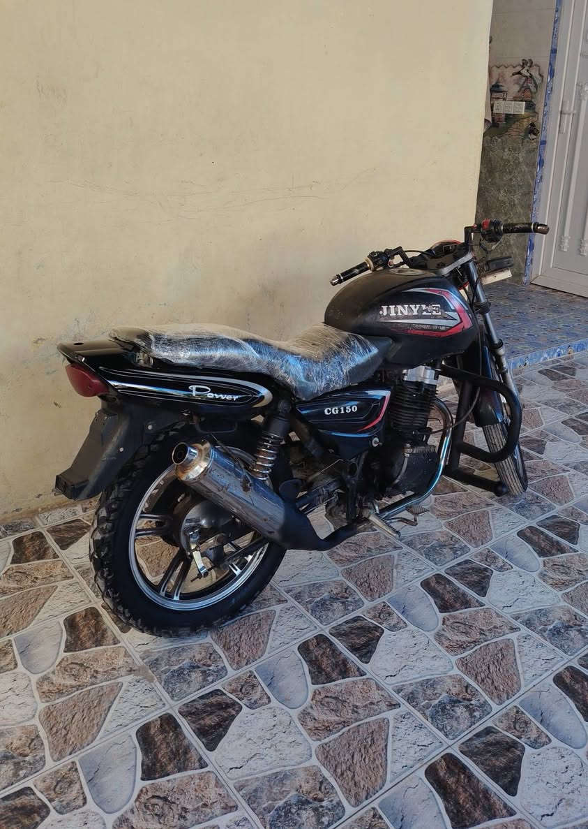 دراجة باندا 2013 أوراق كامله للبيع السعر 325 وبيها مجال
نقصها كهربائيات المكان ديالى شهربان ***********
