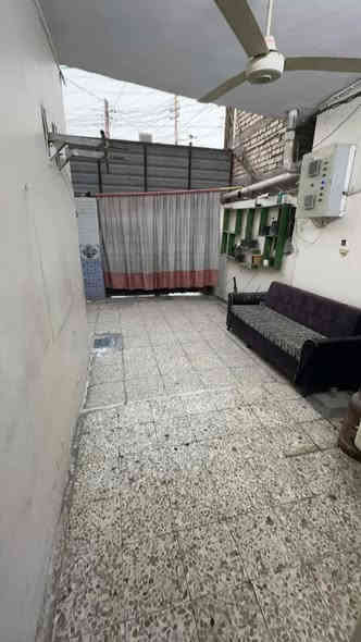 دار للبيع المساحه 200 م 
يعتوي على 4 غرف نوم 
طابق الارضي استقبال  وصاله وغرفه نوم ومطبخ حار ومطبخ بارد 
الطابق الأول 3 غرف نوم وصاله كبيره وحمام  مشترك كما موضح 
 بل صور
عنوان الدار الاورفلي شارع السمجه مجاور غازي المضمد 
موقع الدار اول بيت بل شارع لايوجد جار مقابل الدار  ومجاور الخدمي ويبعد عن الشارع العام 100 متر 
كما موضح بلصور 
التواصل والسعر 
***********
