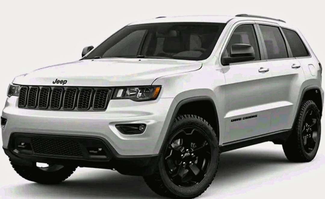 جيب كراند شيروكي" ابيض ثلجي" حاجب ابيض" فئة بلاك توب" 2018  وارد" فول" ماشية 59 ميل" رقم بغداد دولي" محرك 3600 ستة سلندر"..تبديل بنيد وتكحيل خشم الجاملغات من دون دواخل ولا حداديه" تصليح أمريكا..!! ***********..بيع مراوس حسب القناعة..
