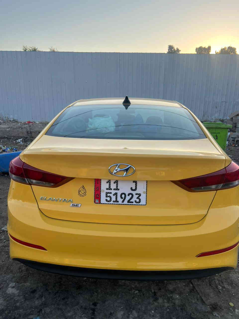 السلام عليكم
النترا 2017 امريكي للبيع جاهزة كاملة تخم تاير ومحرك وتبريد
حادثها جاملغ ايسر وربع بنيد ليبل واحد
مصفرة هيئه وغرامات

السعر 125 وبيها مجال قليل
 رقمي ***********
