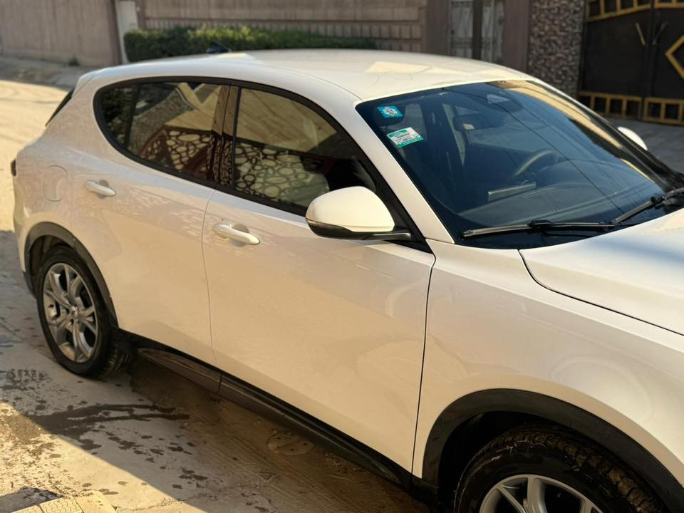 دوج هورنت  RT
2024

محرك : 1.3 تيربو بقوة 288 حصان 

‏ (Plug-in Hybrid)

ماشيه 3 الف 

تمشي بالشحن الخارجي ٥٠-٦٠ كيلو

حادث بسيط ربع باب السائق مع ربع الباب الخلفي موضح الحادث ب الصور 

بدون شواصي او دواخل  بدون ايرباك 

مواصفات : 

حساسات امامية+خلفيه

رادار امامي + خلفي

نقط عمياء

خروج عن المسار 

اوتو هولد

اوتو بایلوت 

كشنات كهرباء

شحن USB + type C

شاشة حجم كبير + واي فاي ابل كاربلي

تبريد قطعتين بيانو

سبورت مود يتغير برمجة وصوت السيارة

تشغيل عن بعد 

دخول ذكي للأبواب

شفتات ستيرن

خزن ميموري كشنات

سستم صوت هارمن كارديون

شاشة ملاحة / وغيرها من المواصفات

السعر المطلوب  168 ورقه

مرقم بغداد كامل  بأسمي مكان السياره حله 

0780 358 8421
