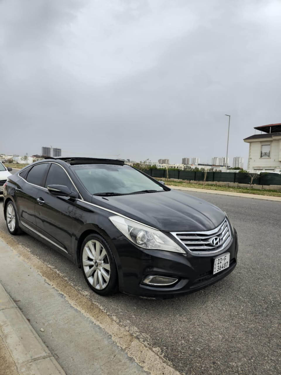 هۆندا ئەزێرا  ٢٠١٢
مەکینە 3.0ی 6 پستن 
فول فول مواسەفات 
سلایت 
پانۆراما 
شاشە گەورە 
کامێرا
٢ دەرگا بەسمە 
بەسمەیە 
کوشین جلد 
کوشین خەزن و کارەبای 
کوشین هیتەر 
٣ پەردە بیلاد 
ئاوێنە شەفت و کارەبای
سوکان ڤۆلیۆم 
تەعدیل سورعە 
سەیارەکە بێ سبوغە هیچی نیە 
گێڕ و مەکینە نەکرایتەوە بیلاد بە شەرتی فەحس و وەستا 
سەیارەکە زۆر توندو تۆڵە هەمو شتێکی بە شەرتە ماڵی دۆستە 
ڕەقەم و سەنەوی و ژینگەی نوێیە 
بەناوی خۆمە 
نرخي 118و مەجالێکی برایانە 

 ***********
هەولێر أربيل, العراق
