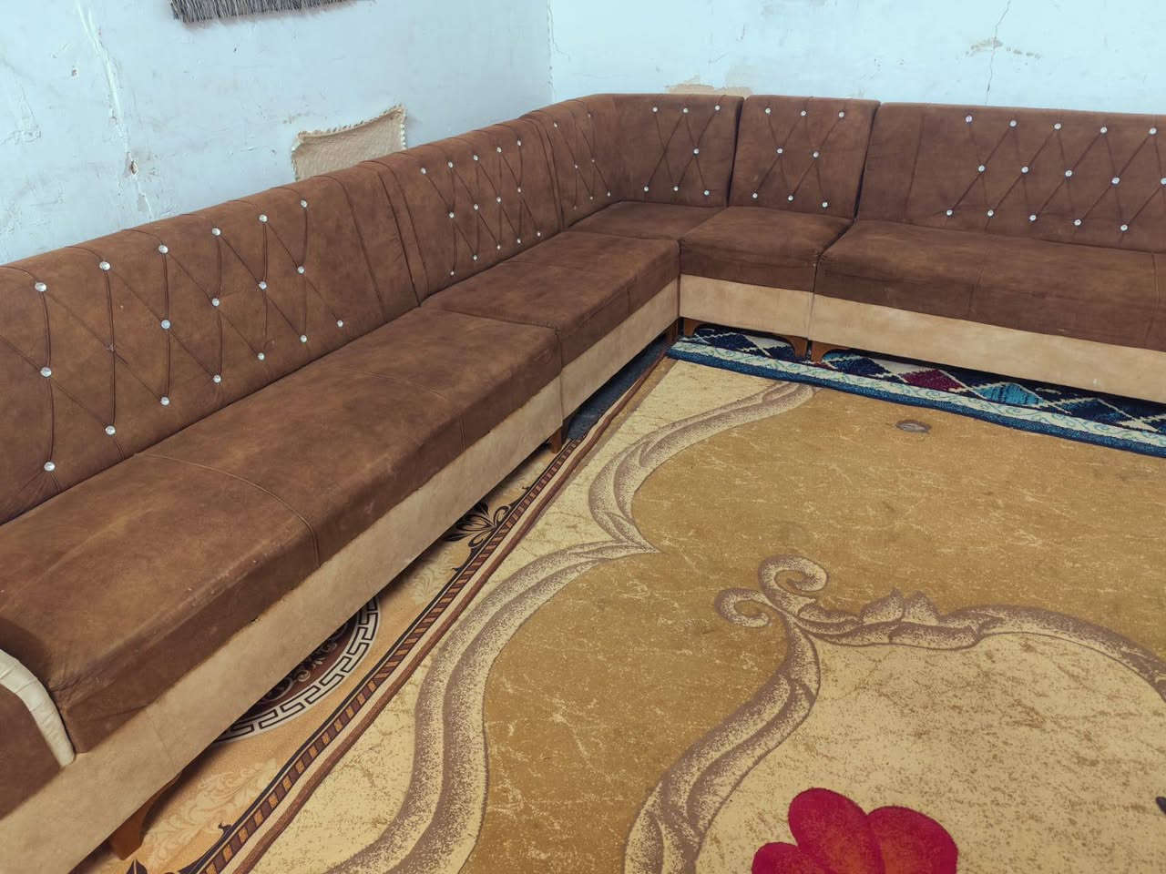 ديوان 10مقاعد تسكام جديد كلش اي ضررمابي نضيف جد سعره 240يوجد توصيل داخل كربلاء ***********
