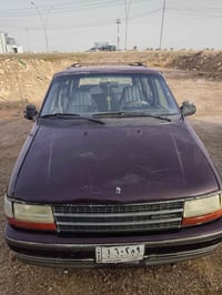 كرايسلر فوياجر • ١٩٩٣ • الرمادي