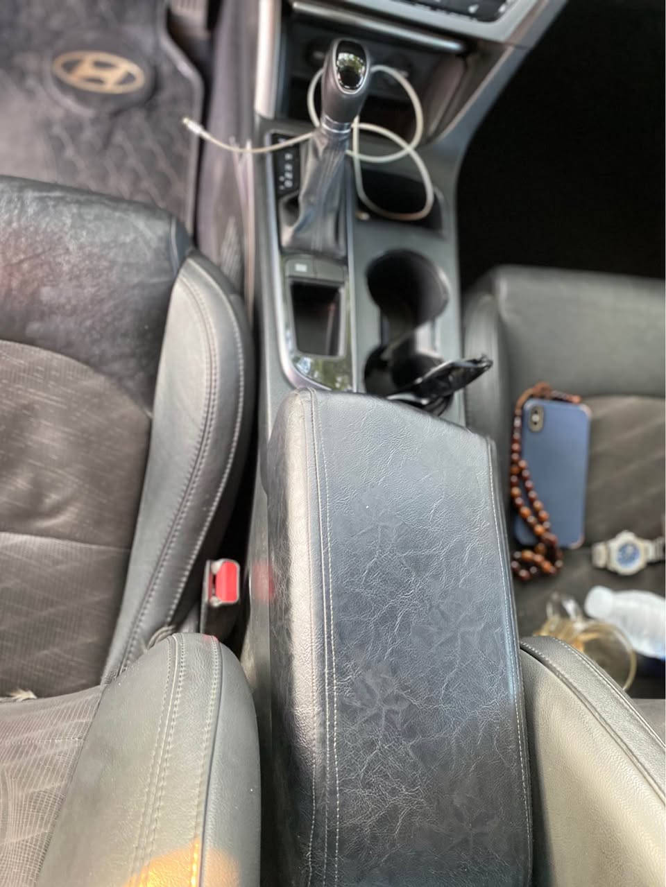 السلام عليكم 
سوناتا 2017 
السيارة وارد مكينة 2400 
ماشية 109 
السيارة جديدة كلش 
مكينة كير كفالة 
شواصي لغود كفالة 
فول موصفات لمتد 
دبل كزوز 
تحكم ستيرن جهتين شاشة كار بلي 
كشنات تدفئة 
مقاعد جلد مطعم مخمل 
السيارة ليبل واحد 
حادثها خلفي فقط وجه السبير و حتى الدعامية نفسها 
ولا قطعة صبغ 
مكانها السيدية 
*********** 
تاخذ السيارة متصرف ربع
بانزين كله محسن 
دهن اكسادو بغداد, العراق
