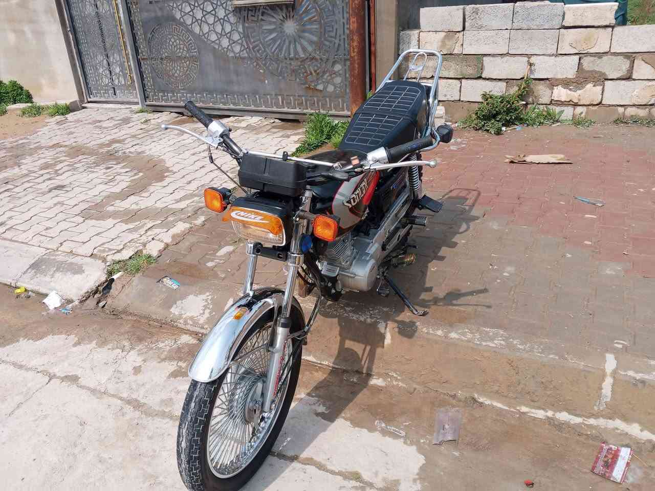 دراجه للبيع تايكر 21 اخت الصفر شلعه ومعدل كهربائيات كامله دراجه خير من الله مايحتجلها اي شي سعر 450 وبيها مجال للطيبين موجود خاص و رقم ***********
