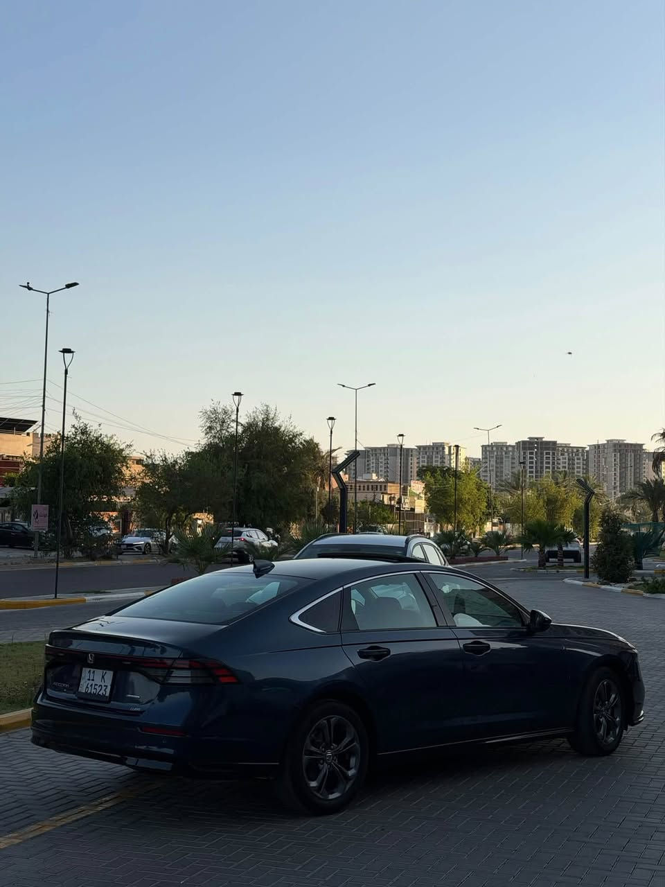 هوندا اكورد (هايبرد ) 2025 فئة EXL
فول مواصفات  ماشيه 39 الف كيلو مو مايل 
وارد امريكي

محرك 2000 هايبرد هاجين

فتحة سقف

مقاعد جلد 

فول تحكم استيرن مثبت سرعة

شاشة لمس 12.3 انش

نضام صوت 8 سماعات محيطي

نضام اوتو هولد سايد بريك بصمة

نضام النقطة العمياء 

مقاعد الامامية كهربائيه وتدفئه الكشنات

نضام اقتصادي + اعتيادي + اسبورت

صور الحادث بسيط صور داخل المنشور 
قطعه وحده صبغ

السيارة جداً جداً نضيفه

السعر 197$ وبيها مجال

رقم صاحب سيارة: ‭0771 239 1827‬
