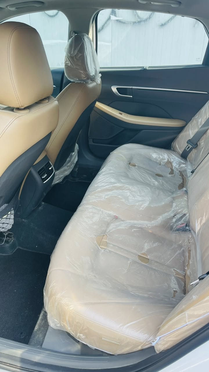 السلام عليكم
سوناته موديل 2024
خليجي فول مواصفات اعلى فئه
ميحتاج اذكر المواصفات موضحه امام العين
فول فول
لسياره كفاله عامه ماعده بارد صغير مقدار 4اصابع بل باب الخلفي فقط والباقي مكفول 
ماشيه :57 الف 
كير ومكينه وحداديه مكفول عل شركه
مكينه 2500 تنفس طبيعي
السعر:235
مكاني بابل 
***********
