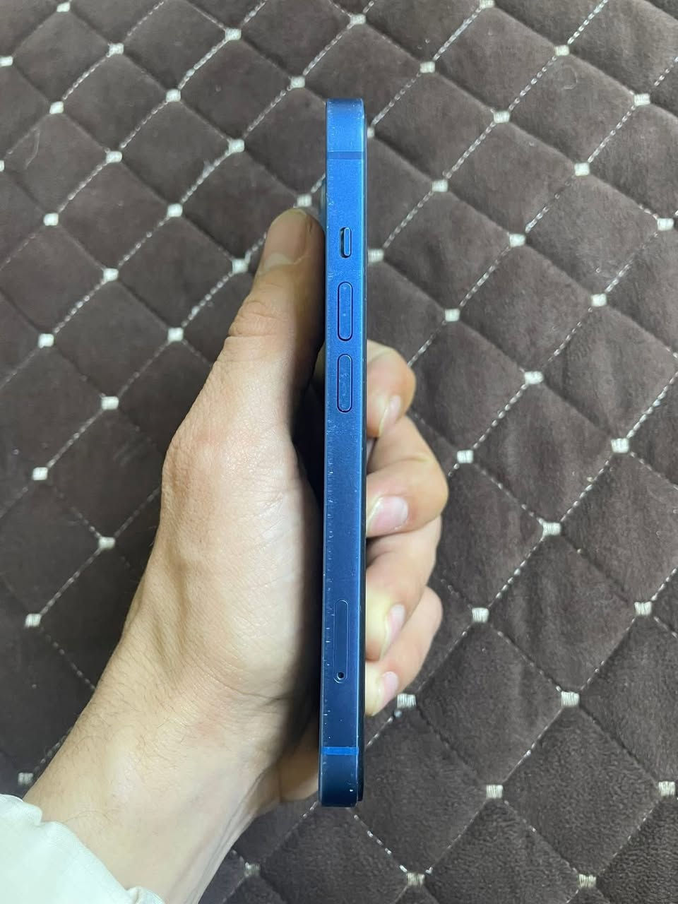 البيع فقط بدون مراوس 

آيفون 13 عادي 

لون ازرك 

ذاكره 128 

بطاريه 75 

جهاز فقط شاشه مبدل ثلاث خيارات وبصمه وجه شغال 

سعر 300 

مكان موصل لأيسر 

*********** 
***********
