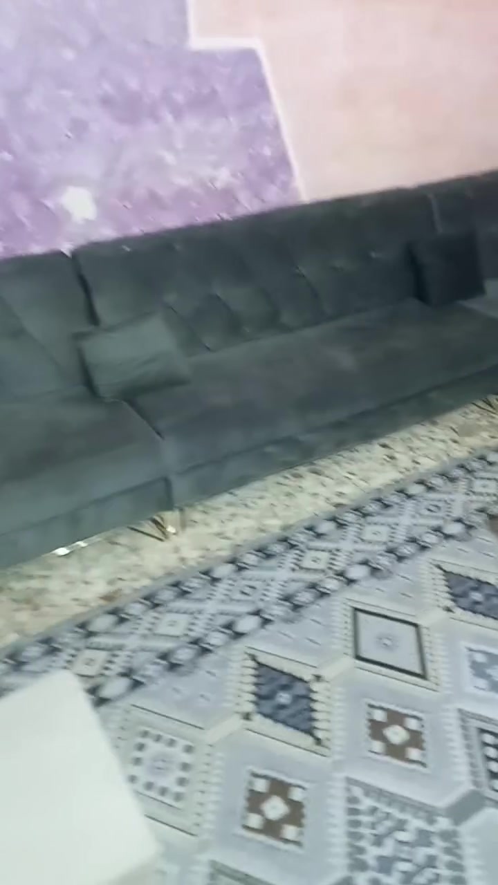 السلام عليكم للبيع ديوان ١١متر ونص يعني ١٨مقعد وياه كوشات وطبلات عدد٢ السعر٦٠٠وبيه مجال للتواصل***********
