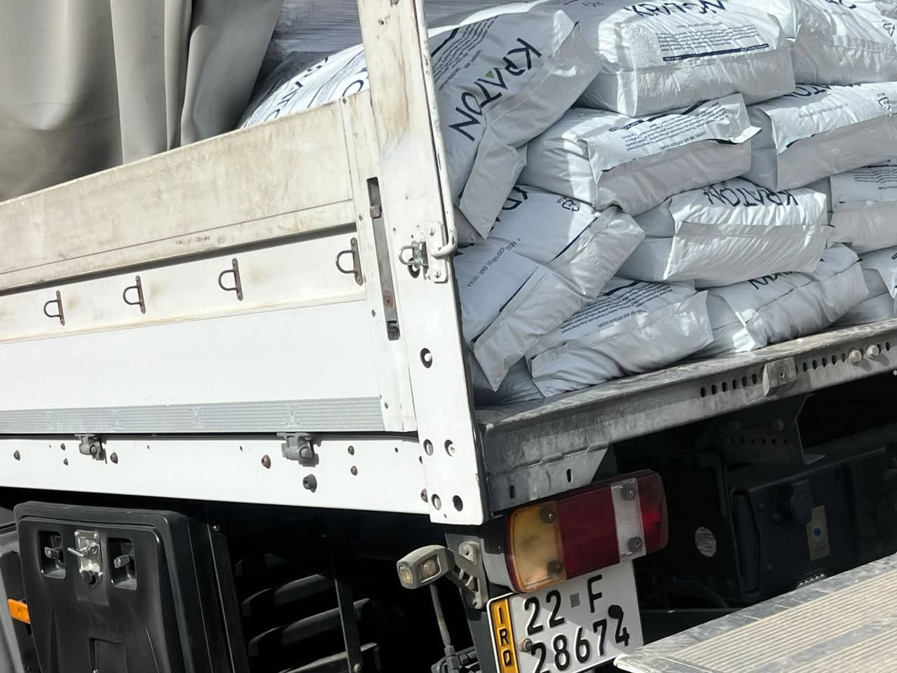 تتوفرلدينا مادة البويلمر الفرنسي كراتون بئنسب الاسعر 
***********@
