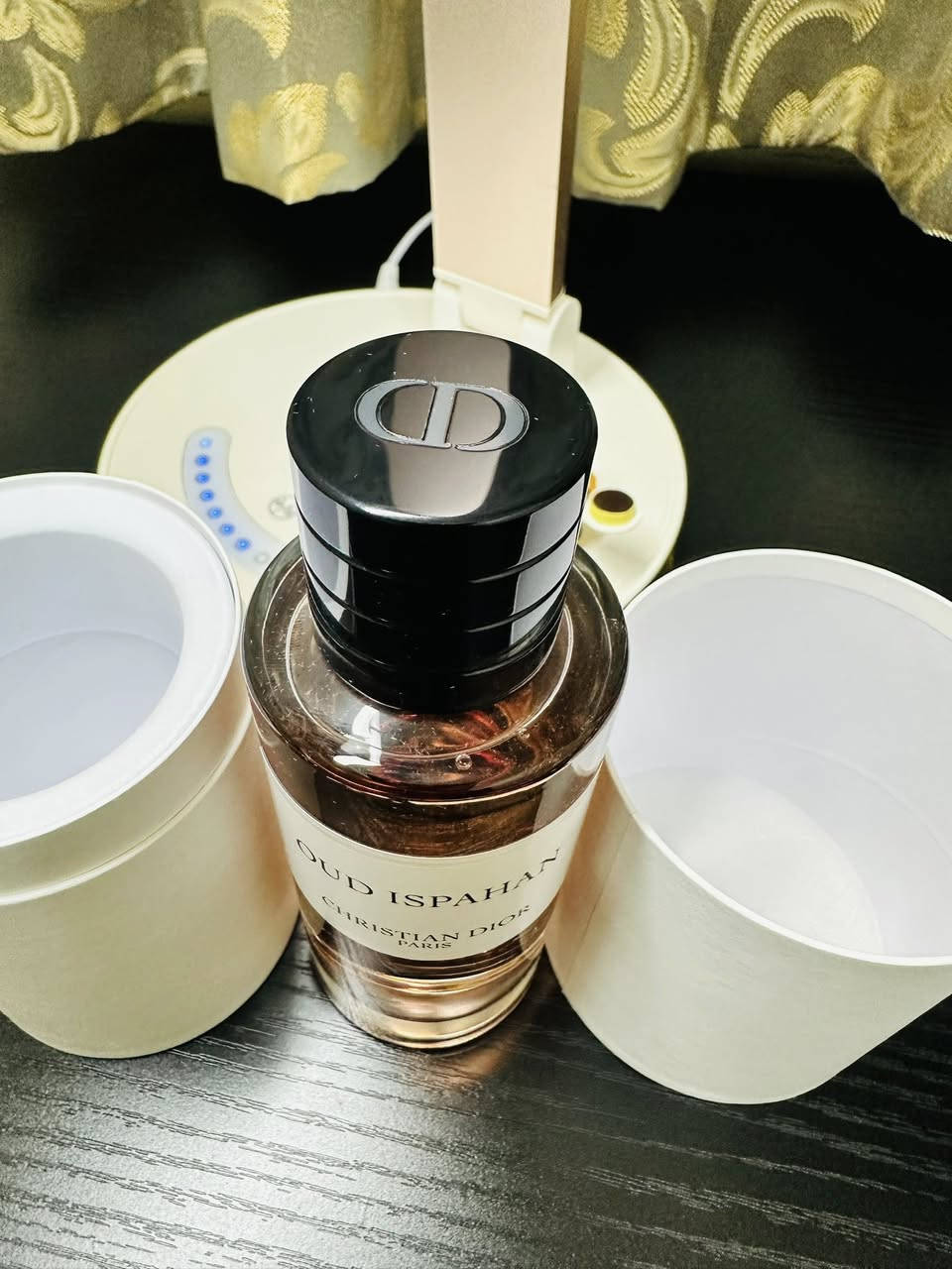 السلام عليكم ورحمة الله وبركاته 

عطر عود أصفهان إصدار ٢٠٢٢ بحجم ١٢٥ مل مستعمل رشات للتجربة.

السعر: ٢٣٥$

تحياتي للجميع


**إذا كنت صاحب هذا الإعلان وتريد حذفه لأي سبب، رجاءا أرسل رسالة إلى الدعم الفني**